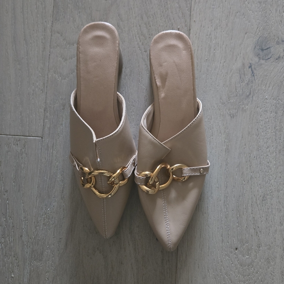 Shoes - Women’s Taupe Slip-On Pointed Mules with Gold Chain